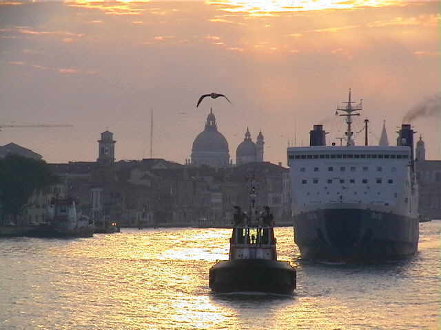 Einfahrt in Venedig