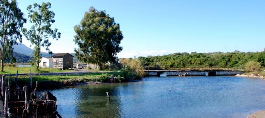 Brücke beim Strand in Agios Spiridon Korfu