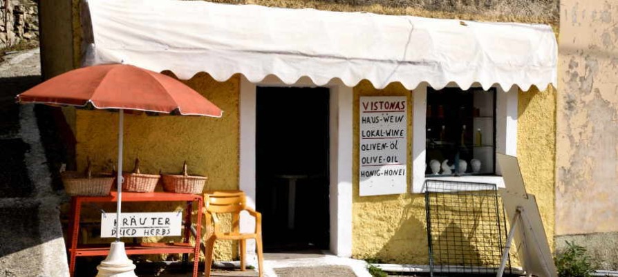 Von Vistonas bis Makrades auf Korfu warten Straßenhändler mit hausgemachten Produkten