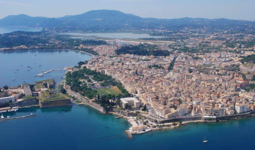 Blick über die wunderschöne Hauptstadt der Insel Korfu
