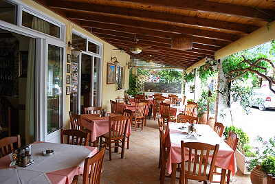Tavernentipp in Nea Perithia Korfu - Taverne Harrys